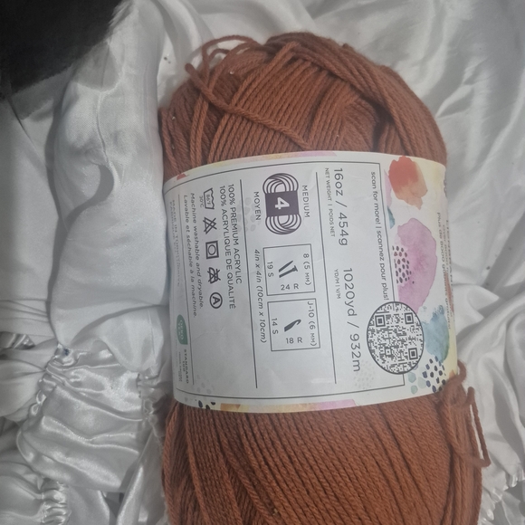 Source Unknown Rust Yarn - Picture 2 of 2